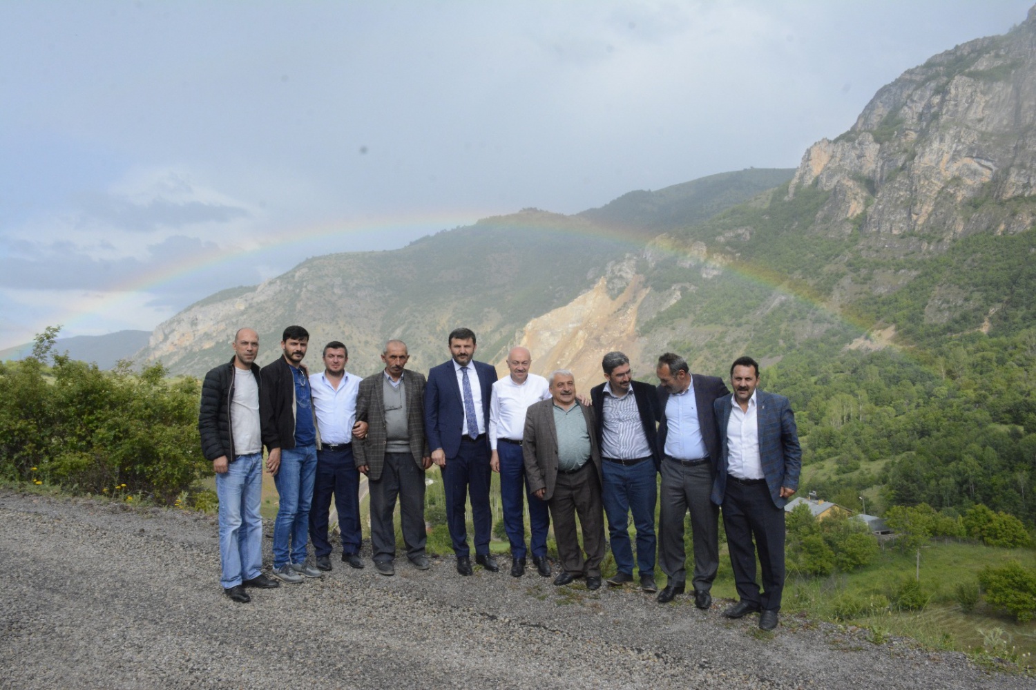 Vekiller Torul’a çıkarma yaptı 1