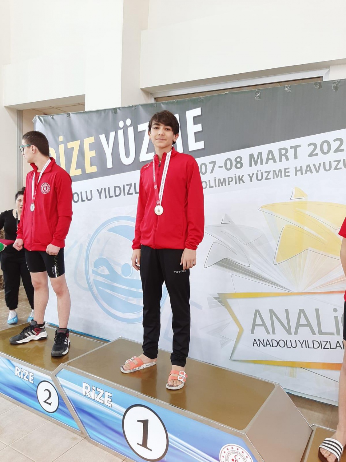 Yüzücülerimiz Rize’den 5 madalya ile döndü 1