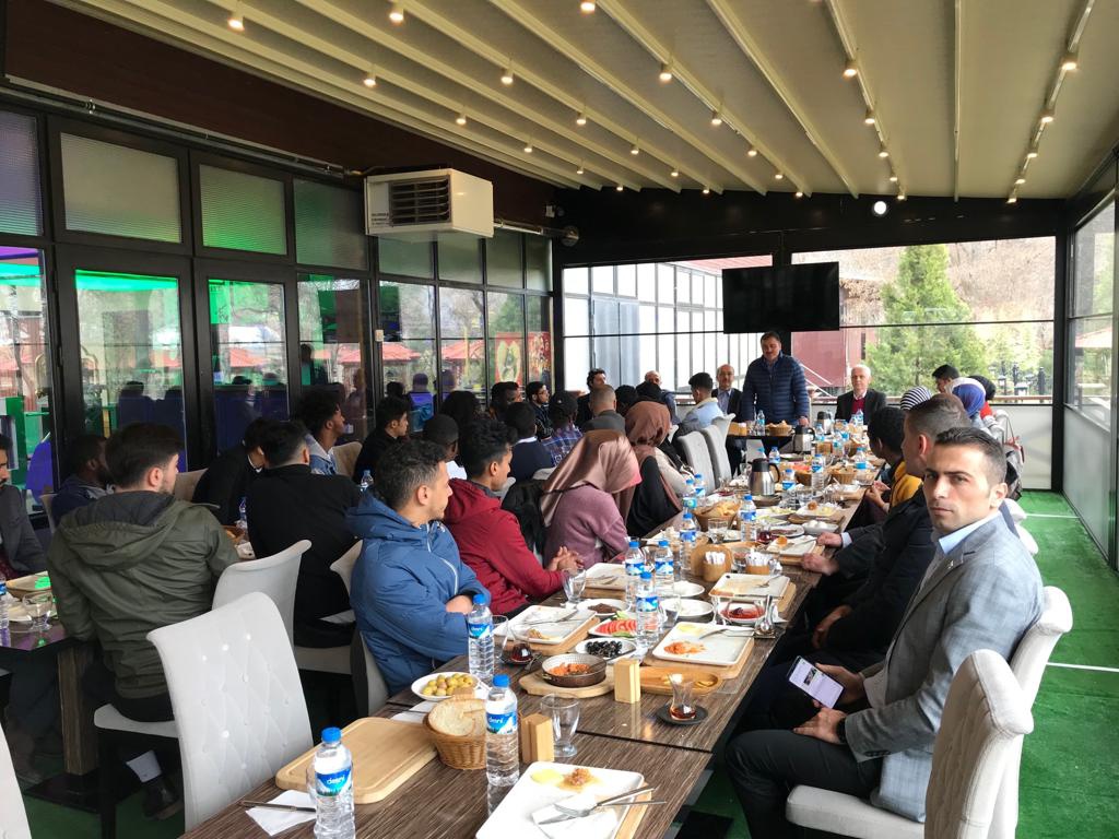 Başkan Çimen öğrencilerle kahvaltıda buluştu 4