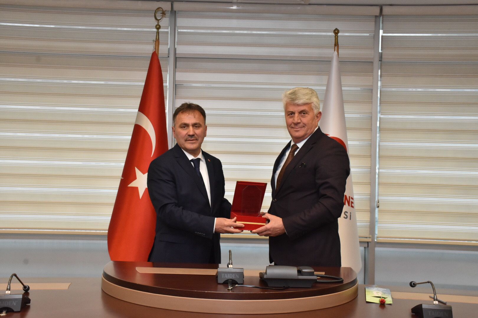 Başkan Çimen’den Belediye Meclis üyelerine teşekkür plaketi 5