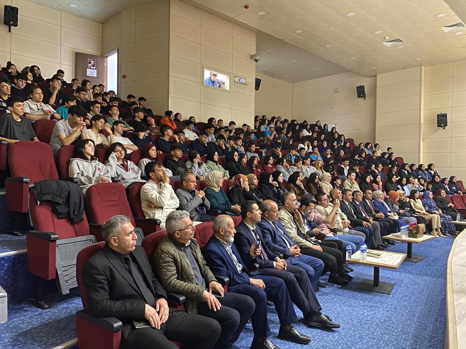 Cengiz Aytmatov il paneli Şiran’da yapıldı 3