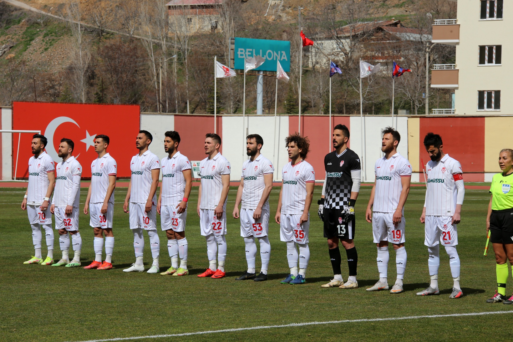 Gümüş zorlu rakibinden 1 puan aldı 12