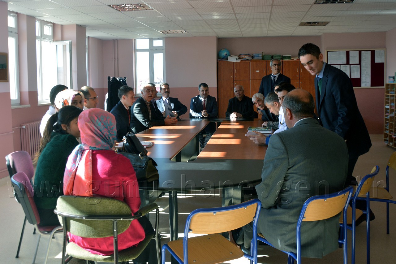 Emekli Öğretmen Şehit Oğlunun İsminin Verildiği Okulda 24 Kasımı Kutladı 5