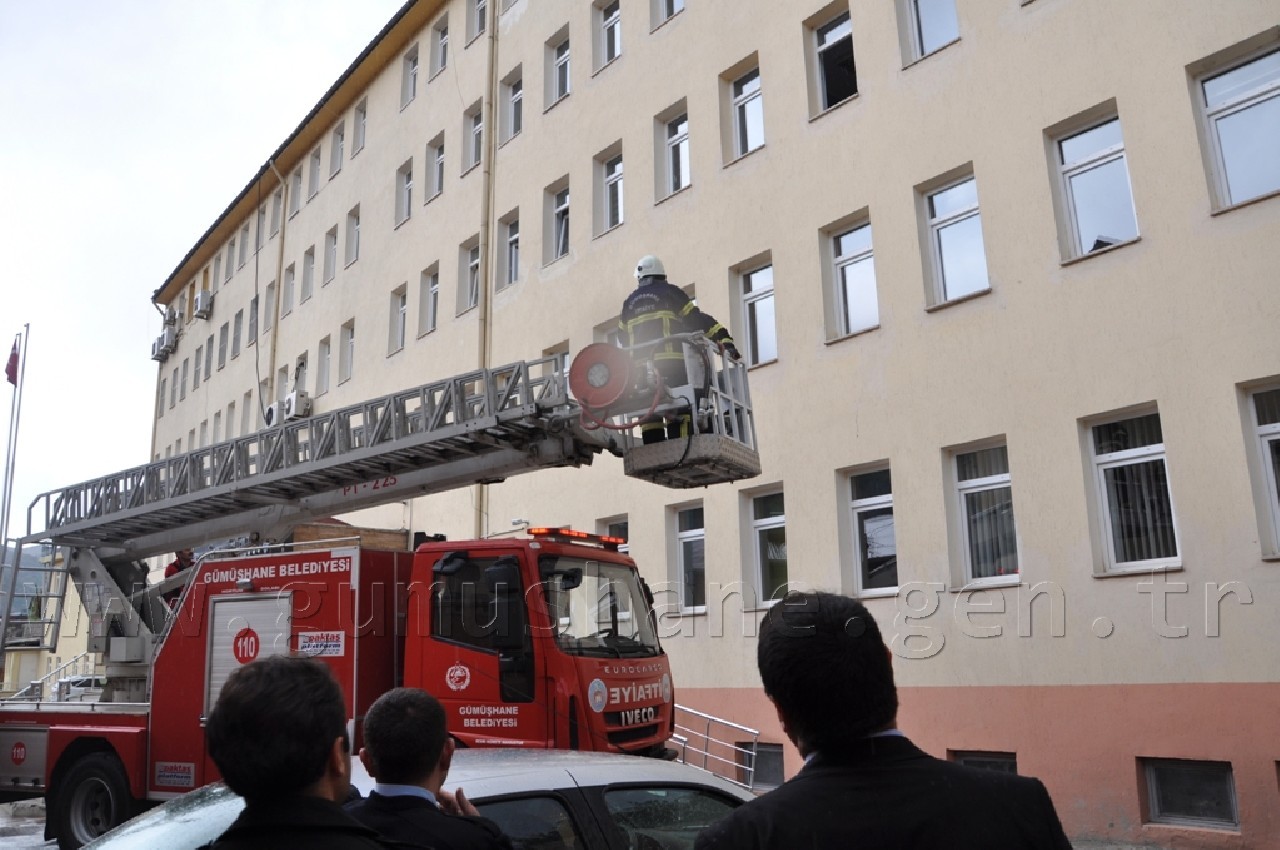 İtfaiye'nin Yangın ve Kurtarma Tatbikatları Devam Ediyor 6