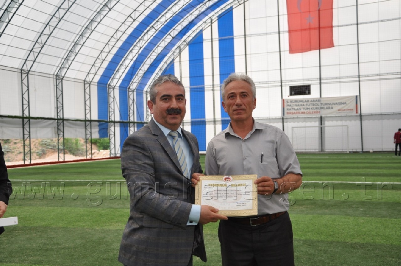 Halı Sahada Şampiyon: Milli Eğitim  8