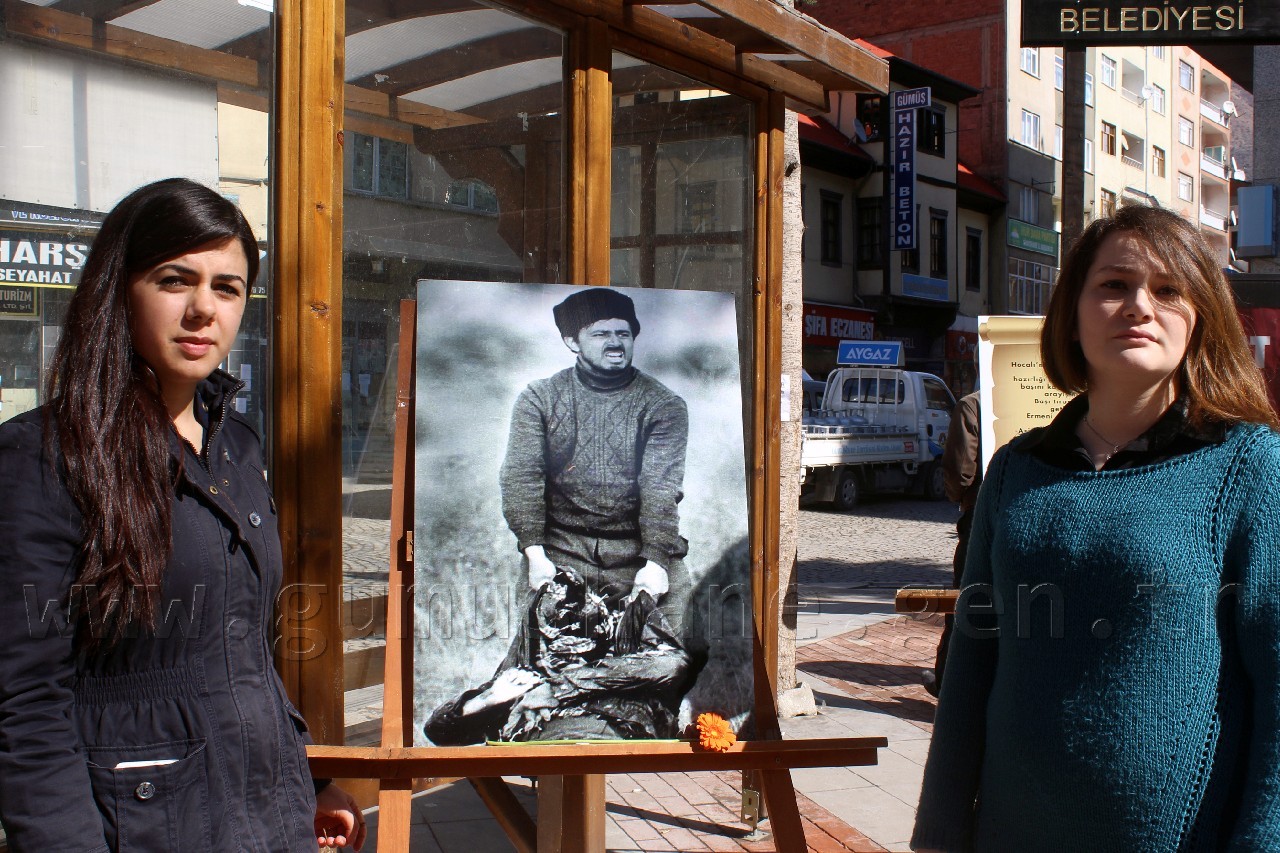 Gümüşhane’de Hocalı Katliamının Yıldönümünde Fotoğraf Sergisi Açıldı 7