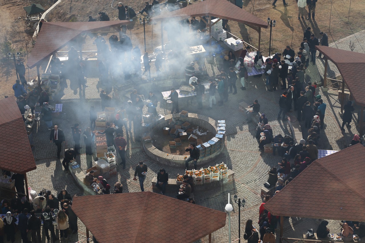 GÜ’de hamsi şenliği 8