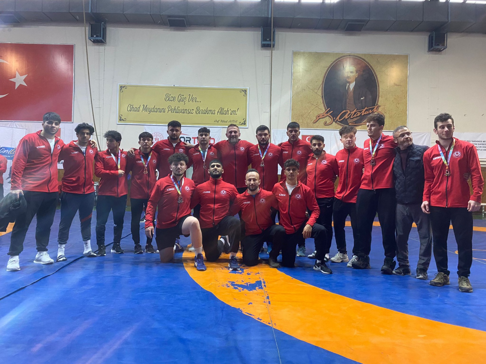 GÜ güreş takımı Türkiye şampiyonu oldu 4