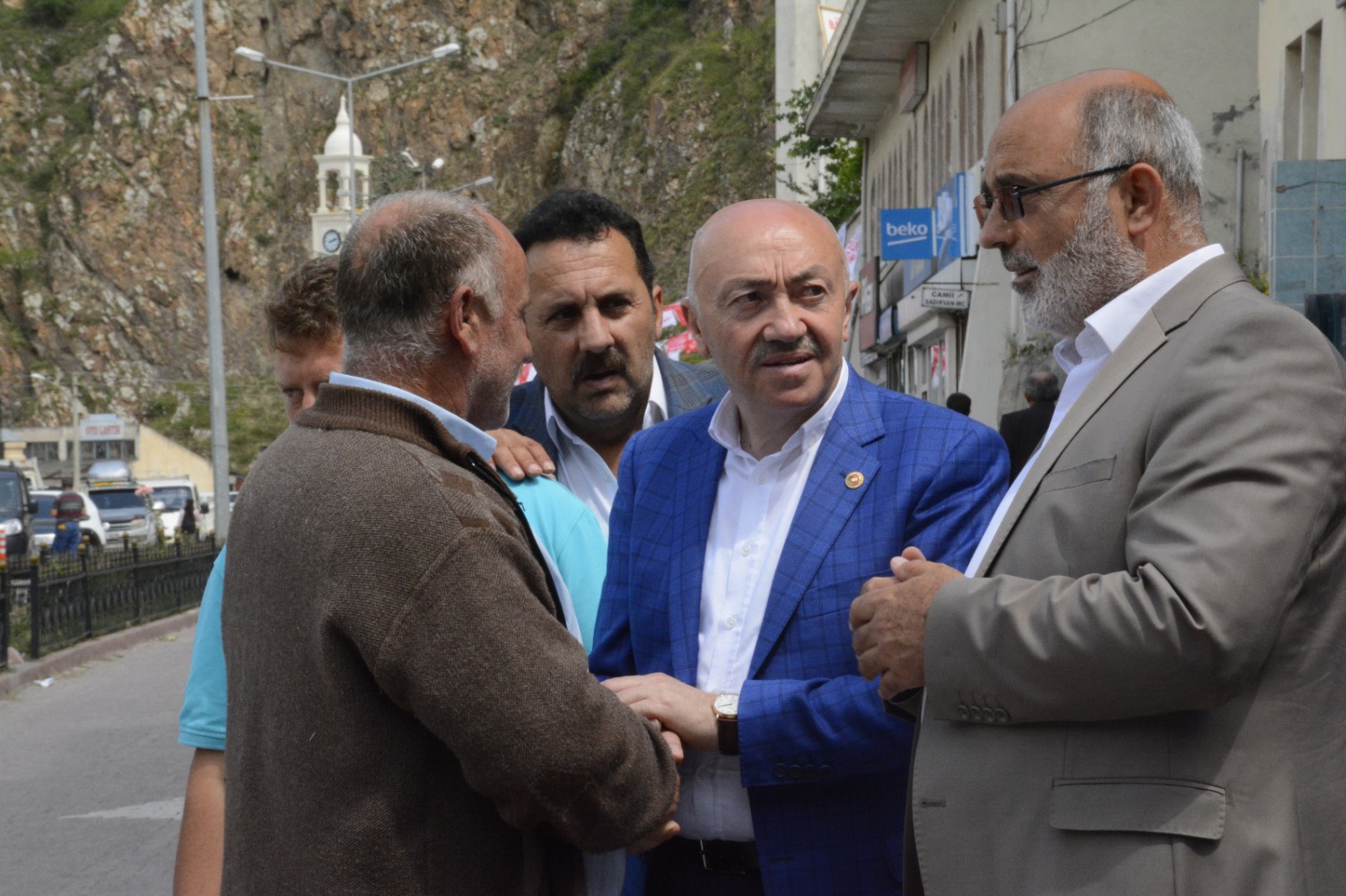 Vekiller Torul’a çıkarma yaptı 8