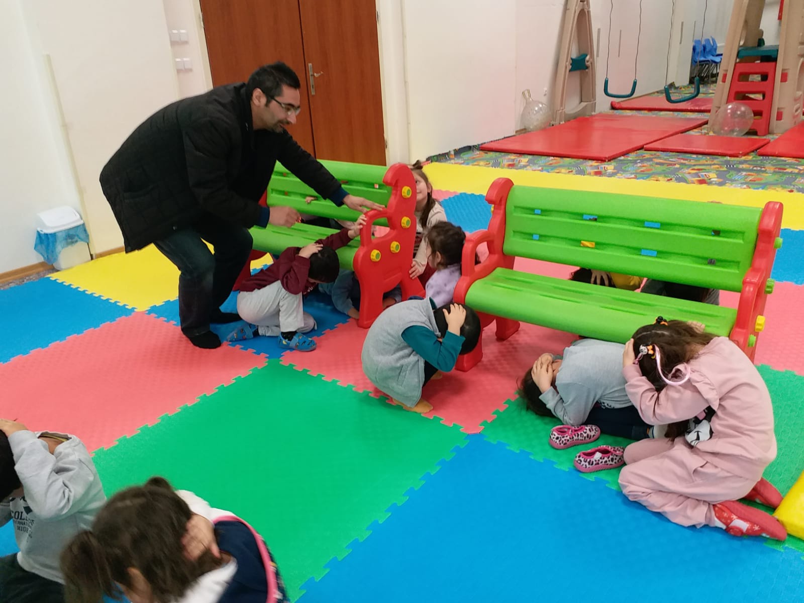 Miniklere sivil savunma eğitimi 5