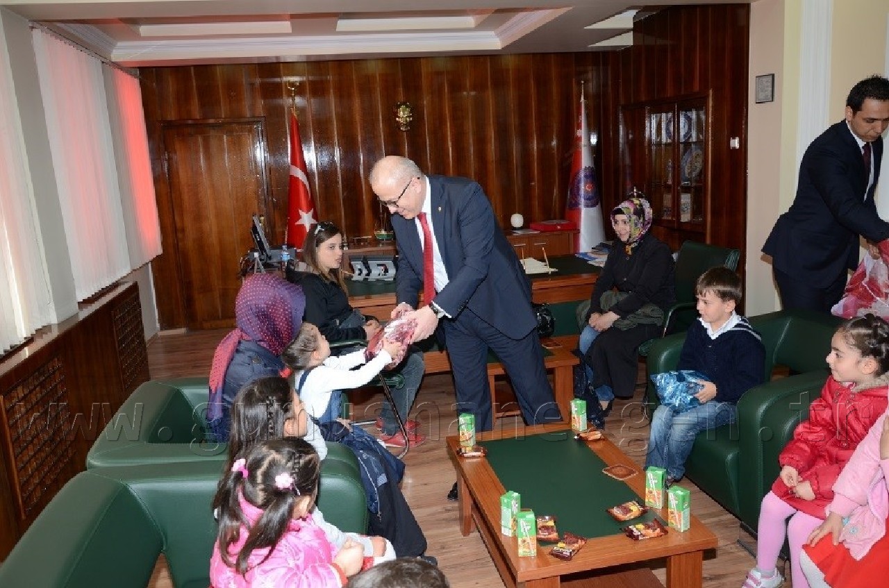Minik Öğrencilerden İl Emniyet Müdürüne 10 Nisan Ziyareti 9