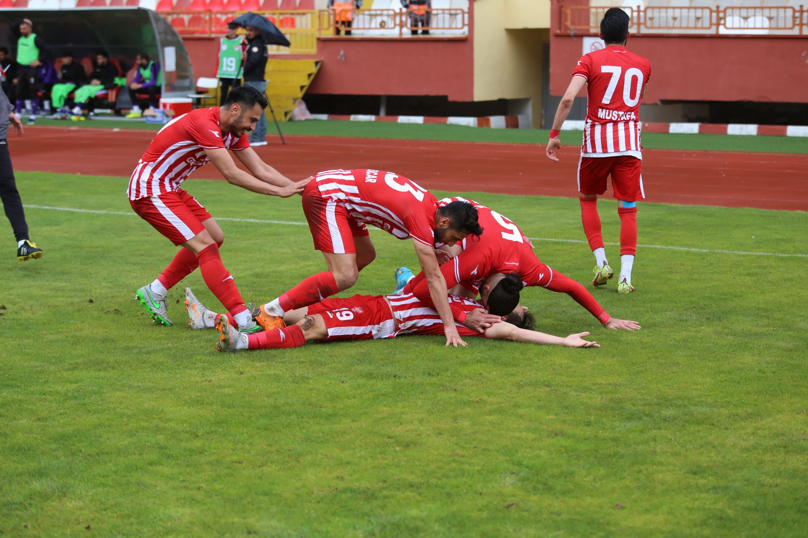 Gümüş Ordu'ya patladı: 3-0 15