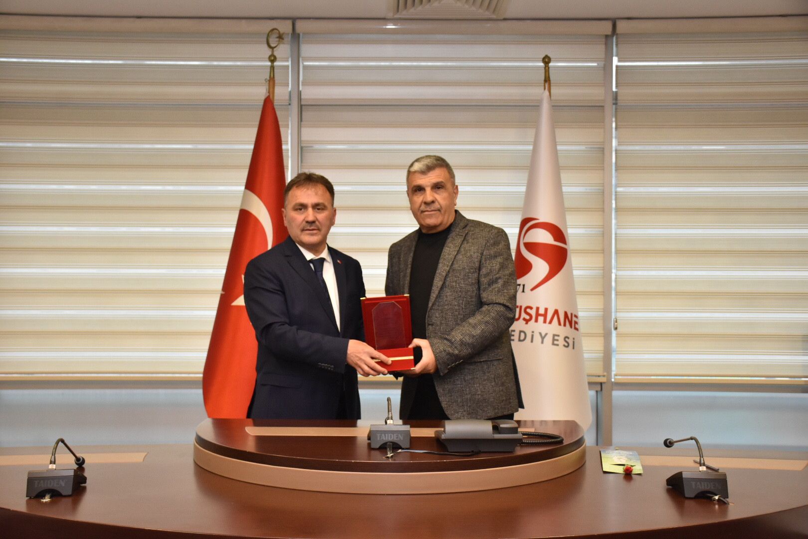 Başkan Çimen’den Belediye Meclis üyelerine teşekkür plaketi 2