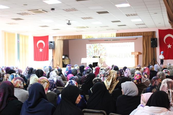 Müftülükten ‘Adalet ve Hakkaniyet Bağlamında Kadın’ programı 11