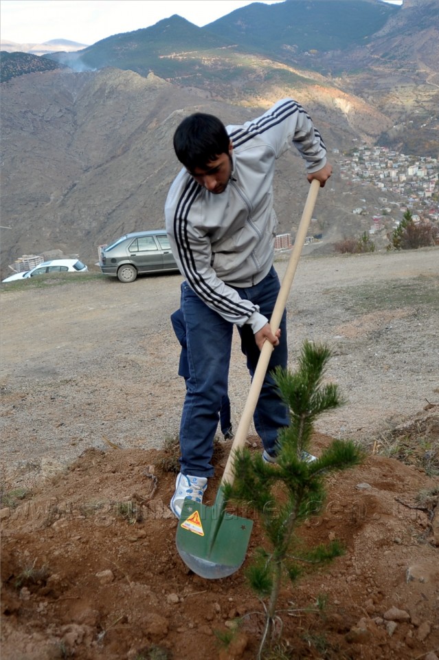 ÇEKÜD'den Süleymaniye'ye 700 Fidan 5