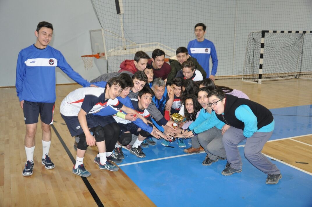 AFK Anadolu Lisesi Voleybol takımı bölge şampiyonu oldu 2
