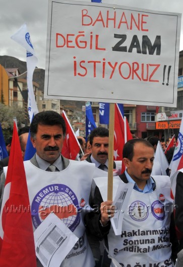 Gümüşhane'de Memurlar Bordro Yaktı 2