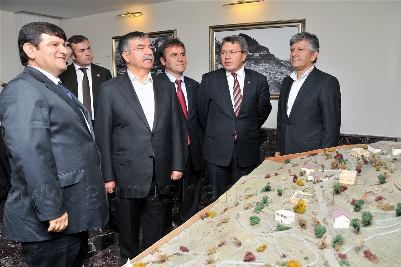 Milli Savunma Bakanı İsmet Yılmaz Gümüşhane'de 2