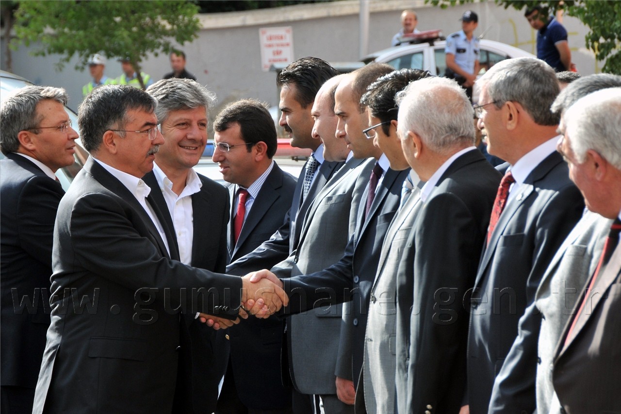 Milli Savunma Bakanı İsmet Yılmaz Gümüşhane'de 7