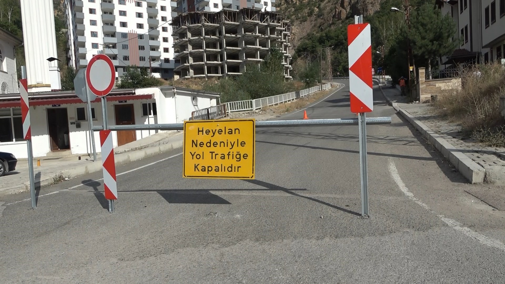 Eskibağlar’daki dev kayalar dağcılar tarafından temizleniyor 1