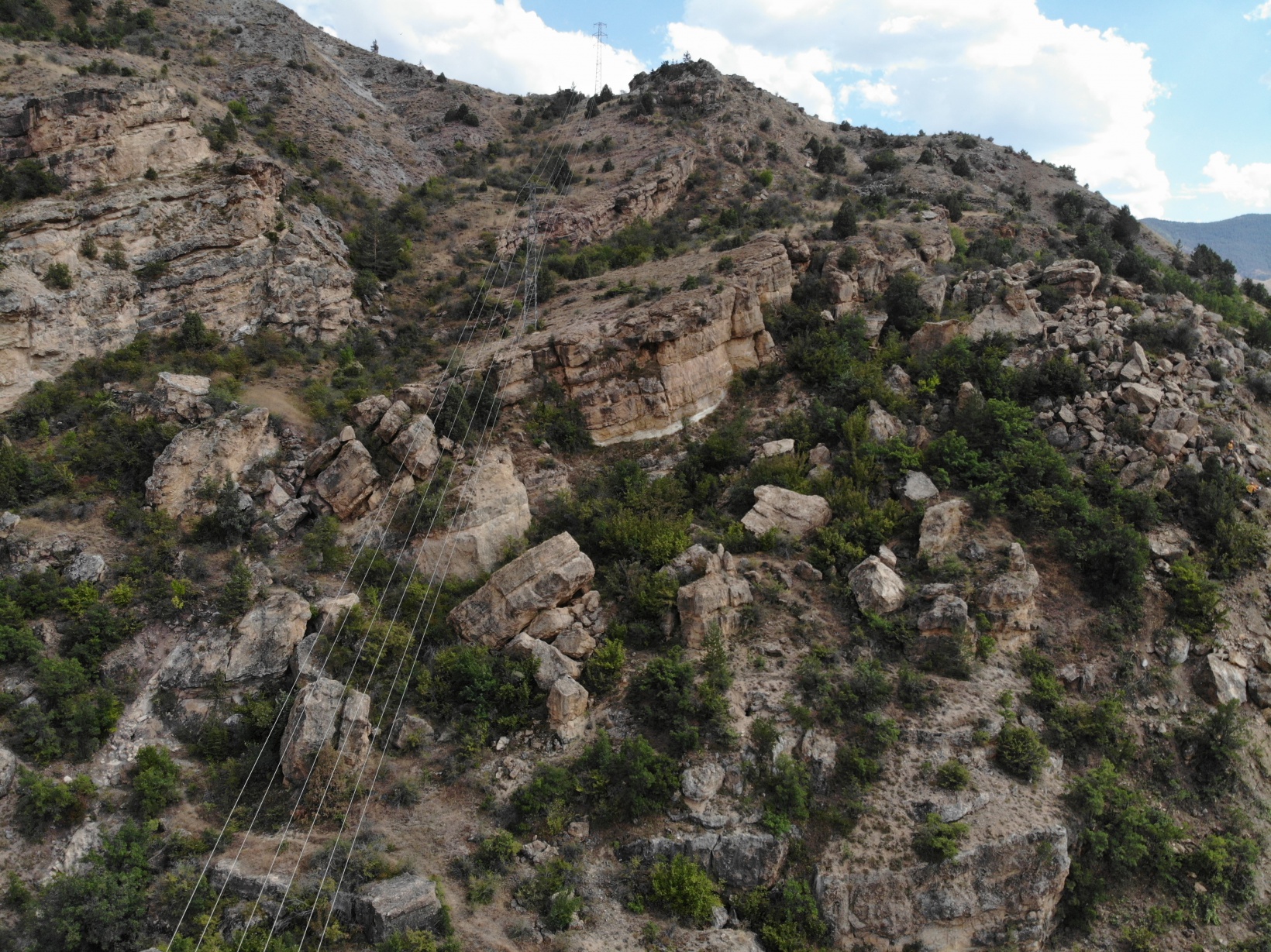 Eskibağlar’daki dev kayalar dağcılar tarafından temizleniyor 5