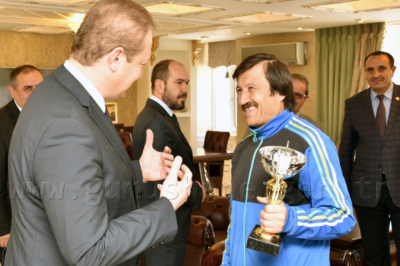 Maratoncu İl Genel Meclis Üyesi Vali Yavuz’u Ziyaret Etti 1