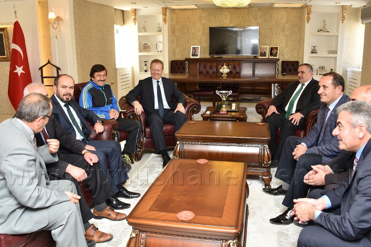 Maratoncu İl Genel Meclis Üyesi Vali Yavuz’u Ziyaret Etti 5