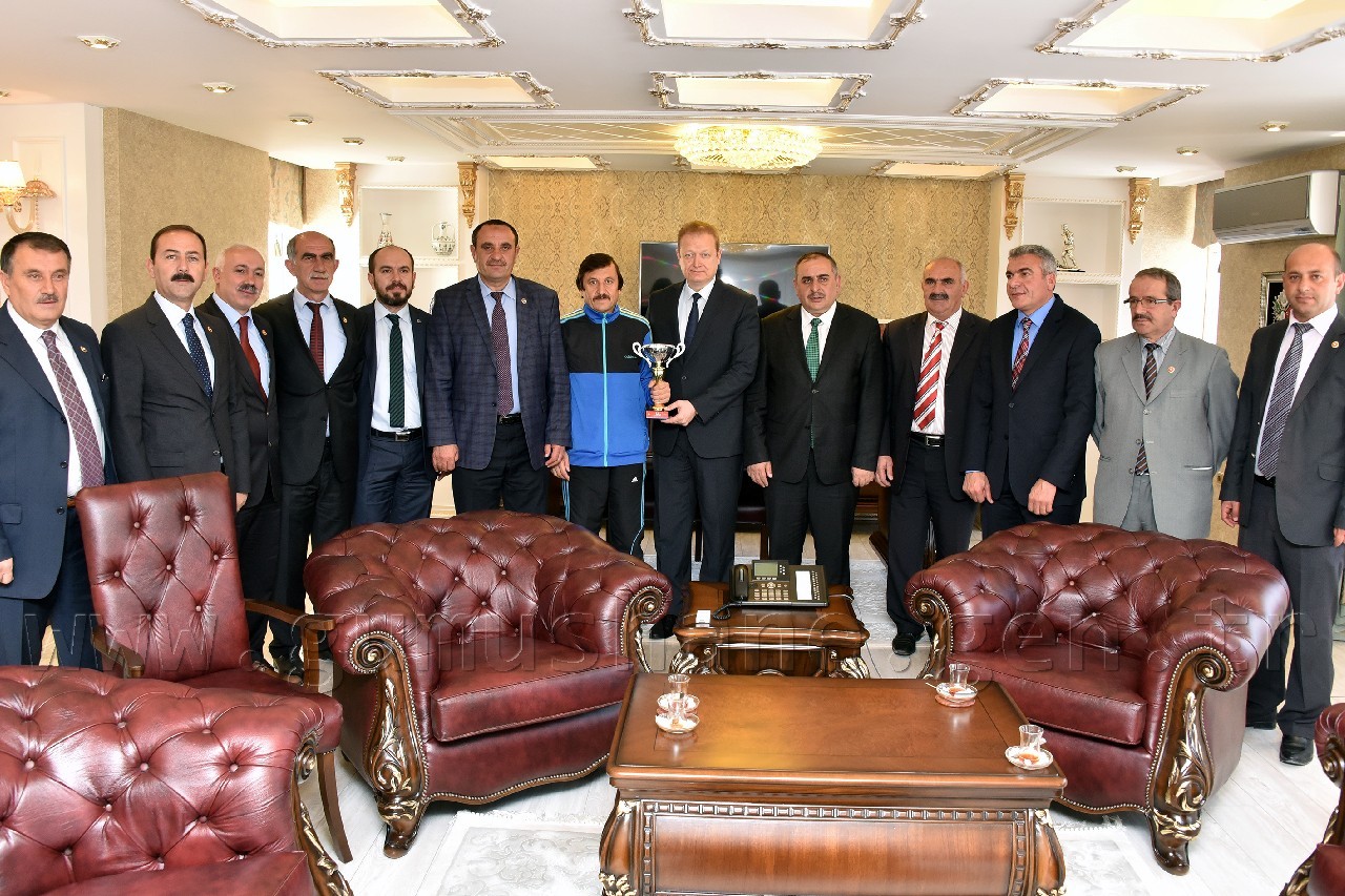 Maratoncu İl Genel Meclis Üyesi Vali Yavuz’u Ziyaret Etti 4