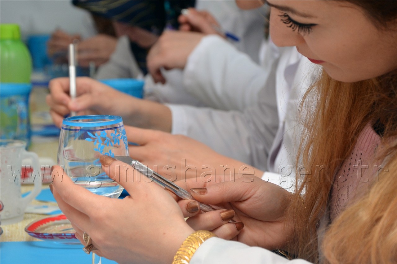 Gümüşhaneli Kadınlardan Cama Altın Dokunuş 2