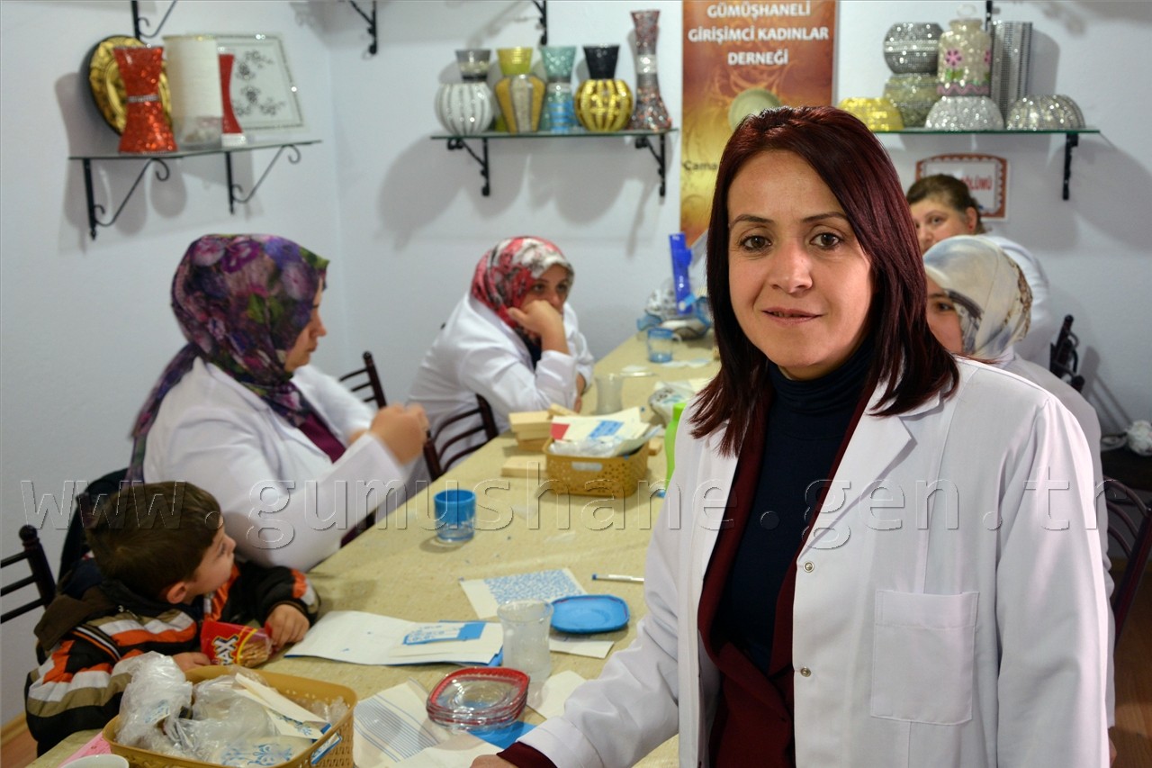 Gümüşhaneli Kadınlardan Cama Altın Dokunuş 5