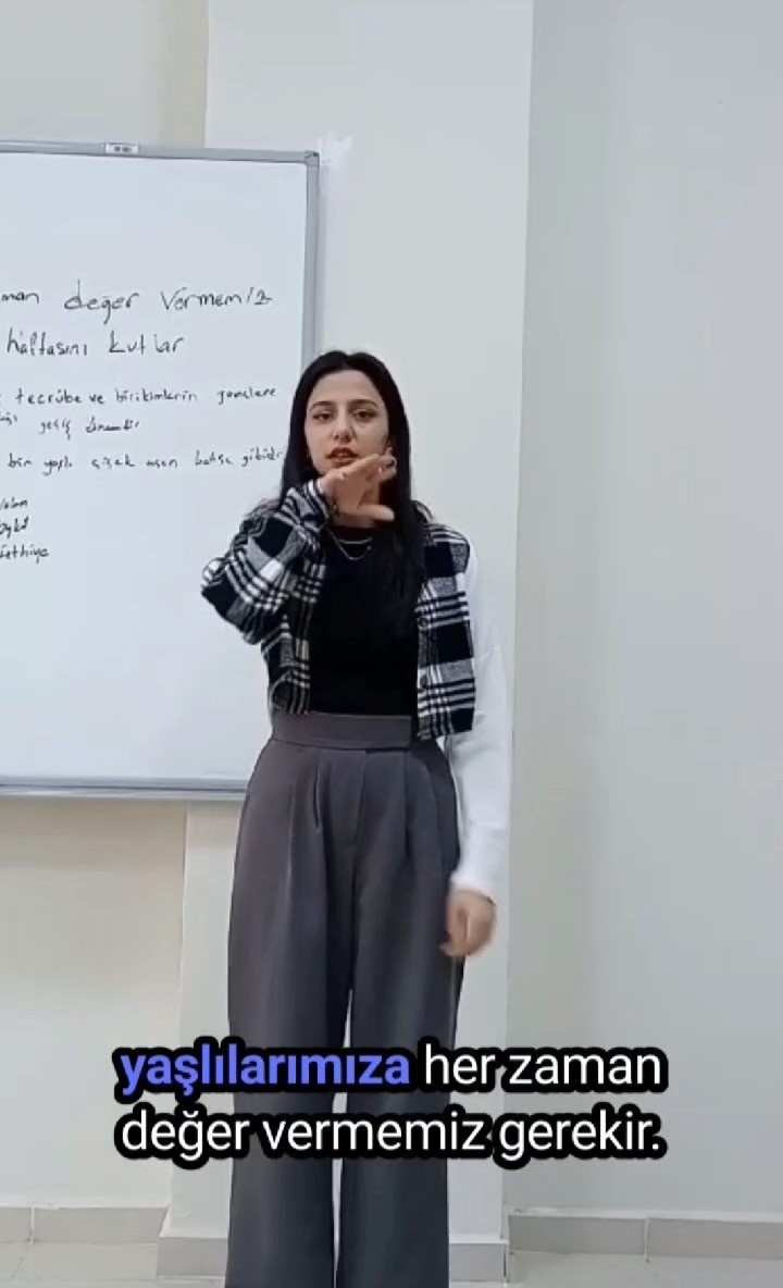 Yaşlılar haftasını işaret diliyle kutladılar 1
