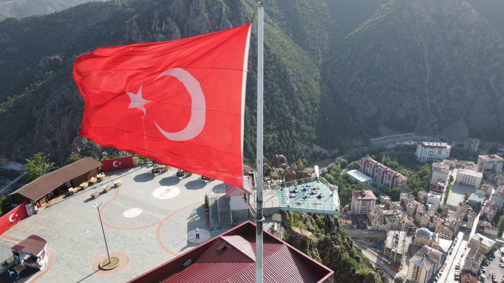 ‘Hareketlilik Yılı'nı 240 metre yükseklikte kutladılar 6