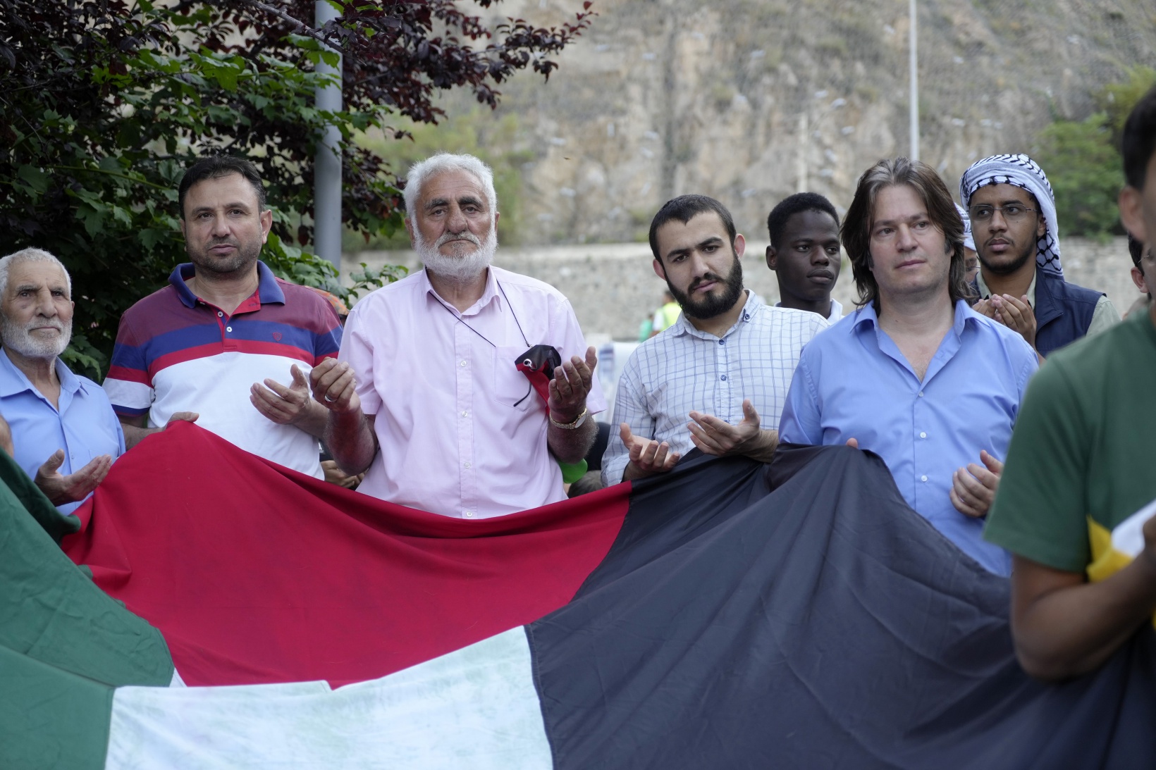 Gümüşhane’de yüzlerce kişi Haniye ve Filistin için yürüdü 36