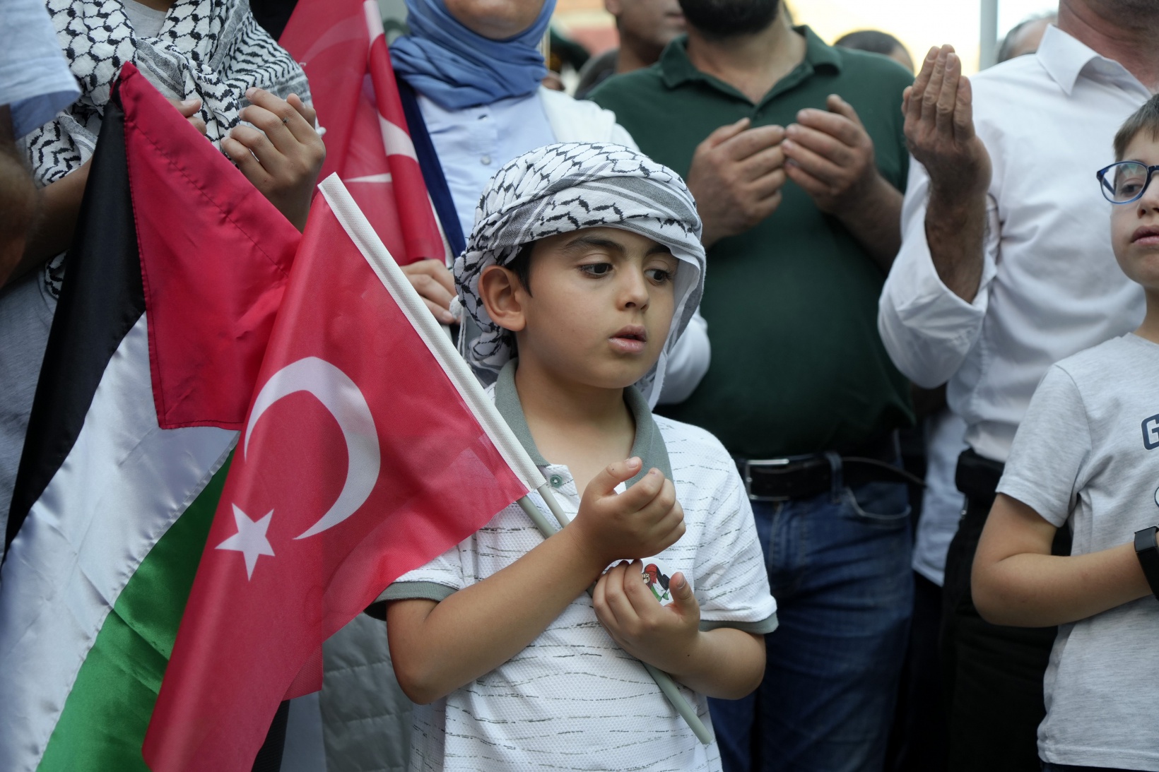 Gümüşhane’de yüzlerce kişi Haniye ve Filistin için yürüdü 12