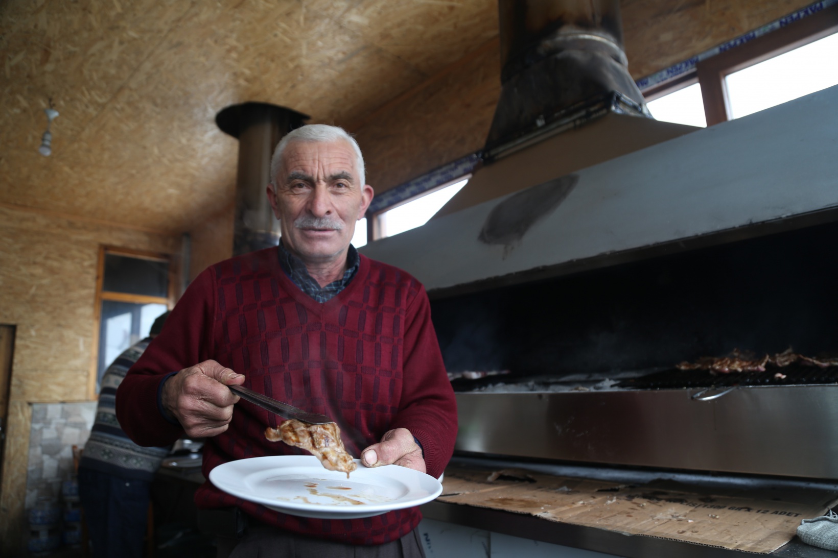 Demirel ve Özal’dan bu yana bütün devlet adamlarının fotoğraflarını tesisinde sergiliyor 5