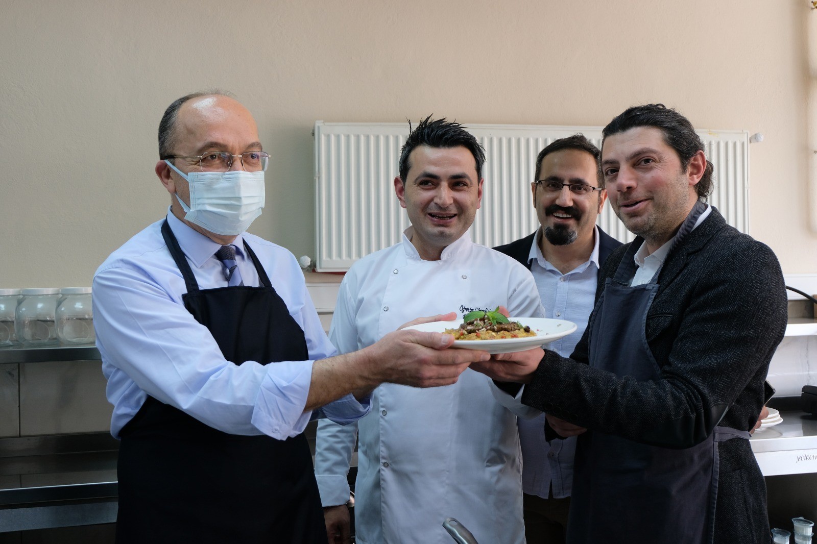 Gümüşhane protokolü mutfakta 13