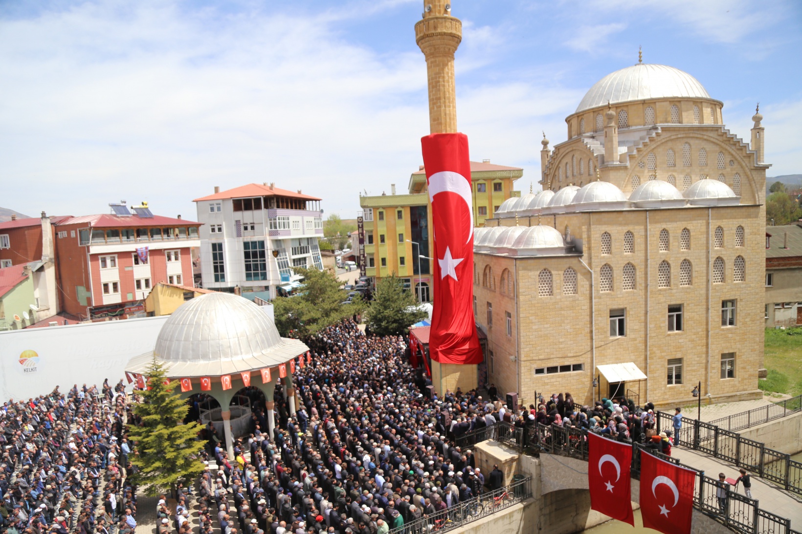 Şehidimiz son yolculuğuna uğurlandı 6