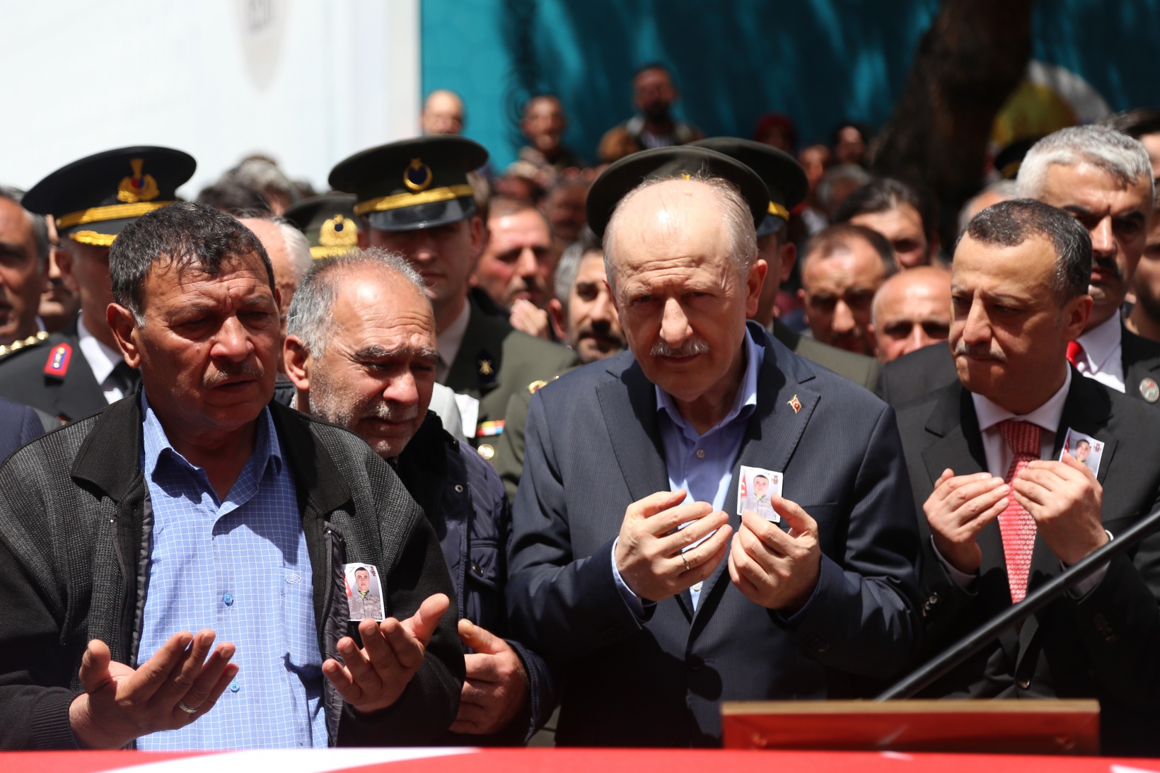 Şehidimiz son yolculuğuna uğurlandı 11