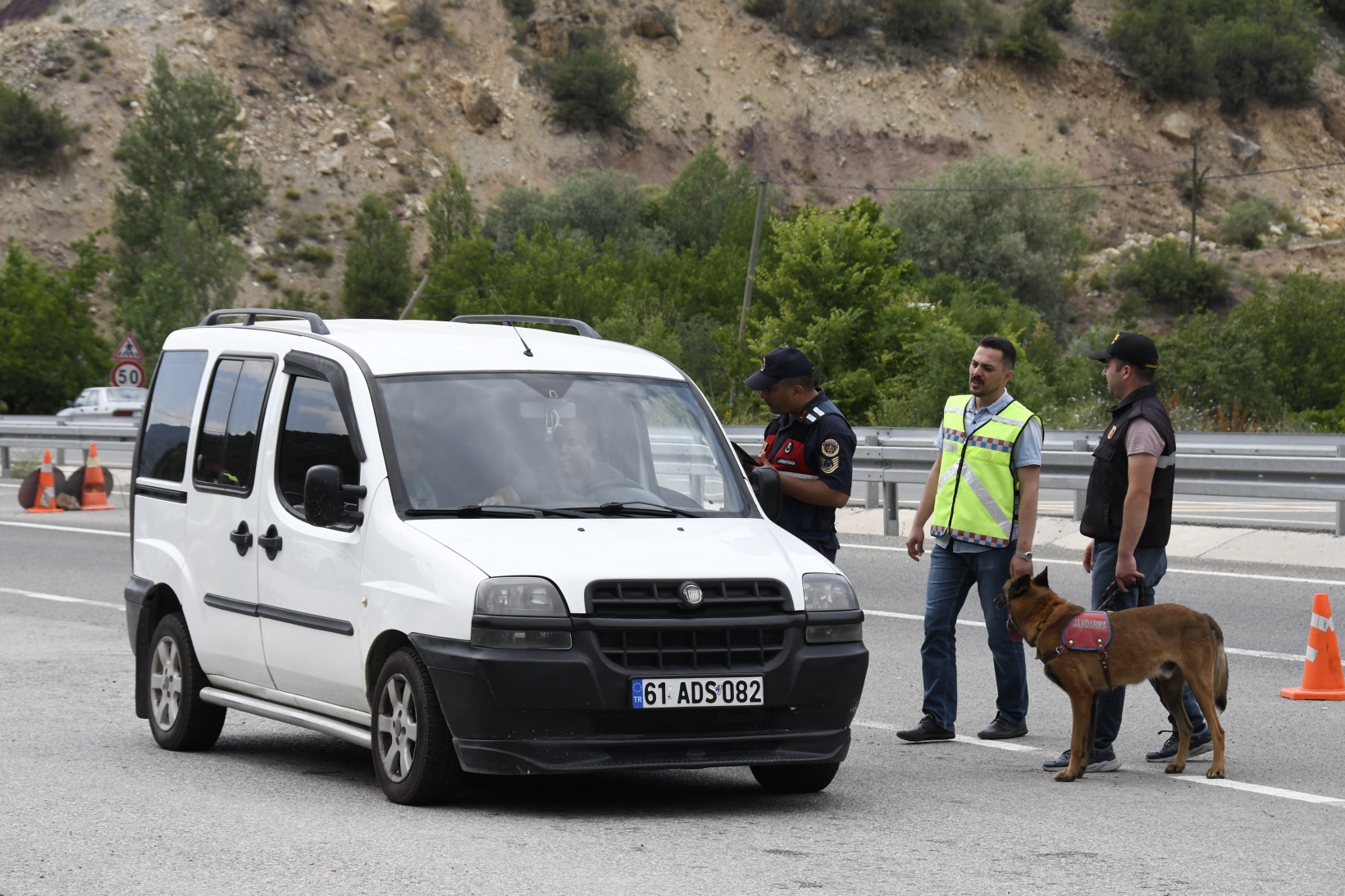 Vali Taşbilek, Kurban Bayramı trafik denetimine katıldı 7