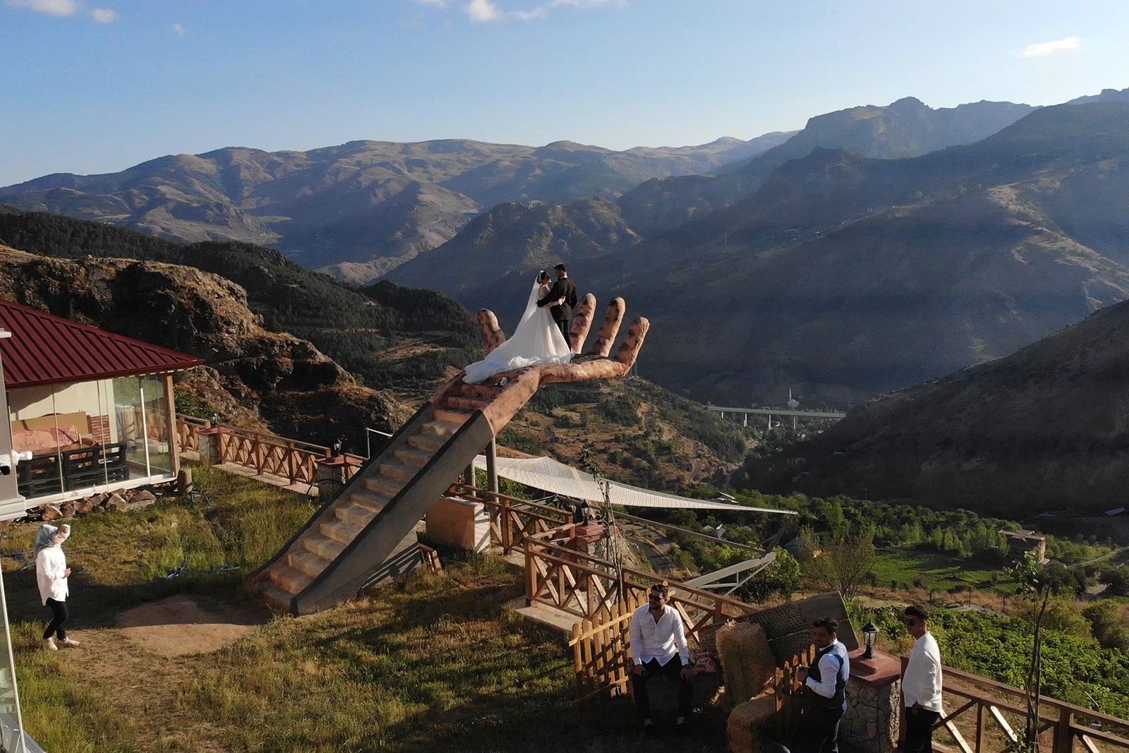 Fotoğrafçı aile köy evini fotoğraf platosuna çevirdi 5