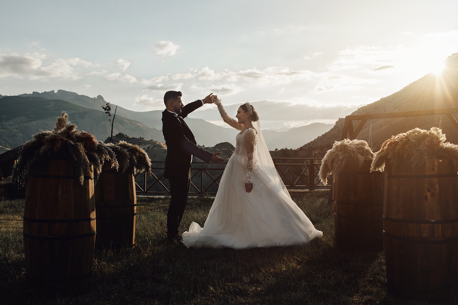 Fotoğrafçı aile köy evini fotoğraf platosuna çevirdi 3