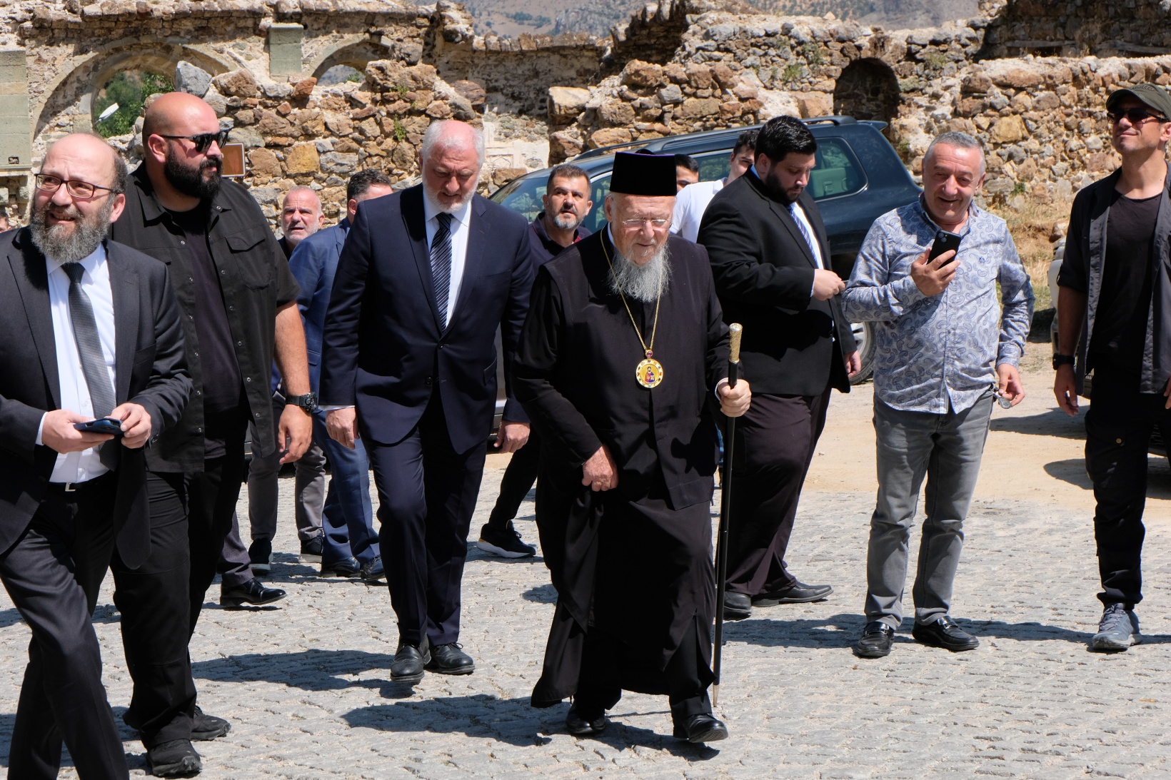 Fener Rum Patriği Bartholomeos Süleymaniye mahallesinde 13
