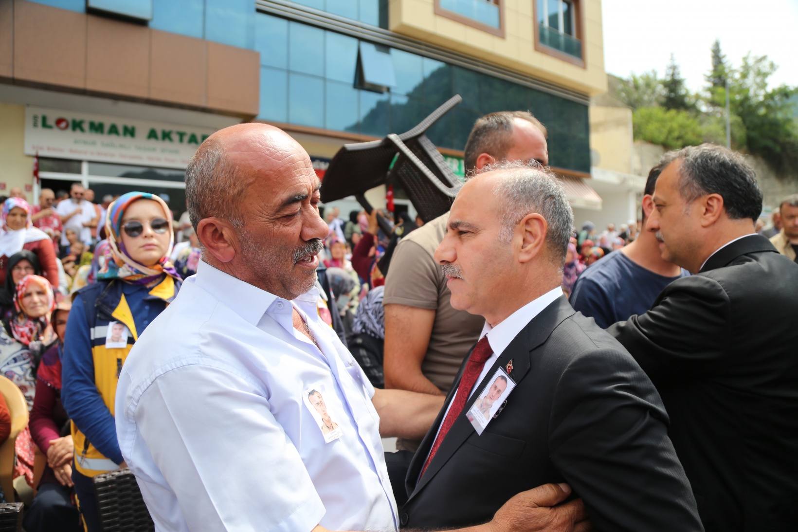 Şehit Bekçi Oltan Koca son yolculuğuna uğurlandı 5