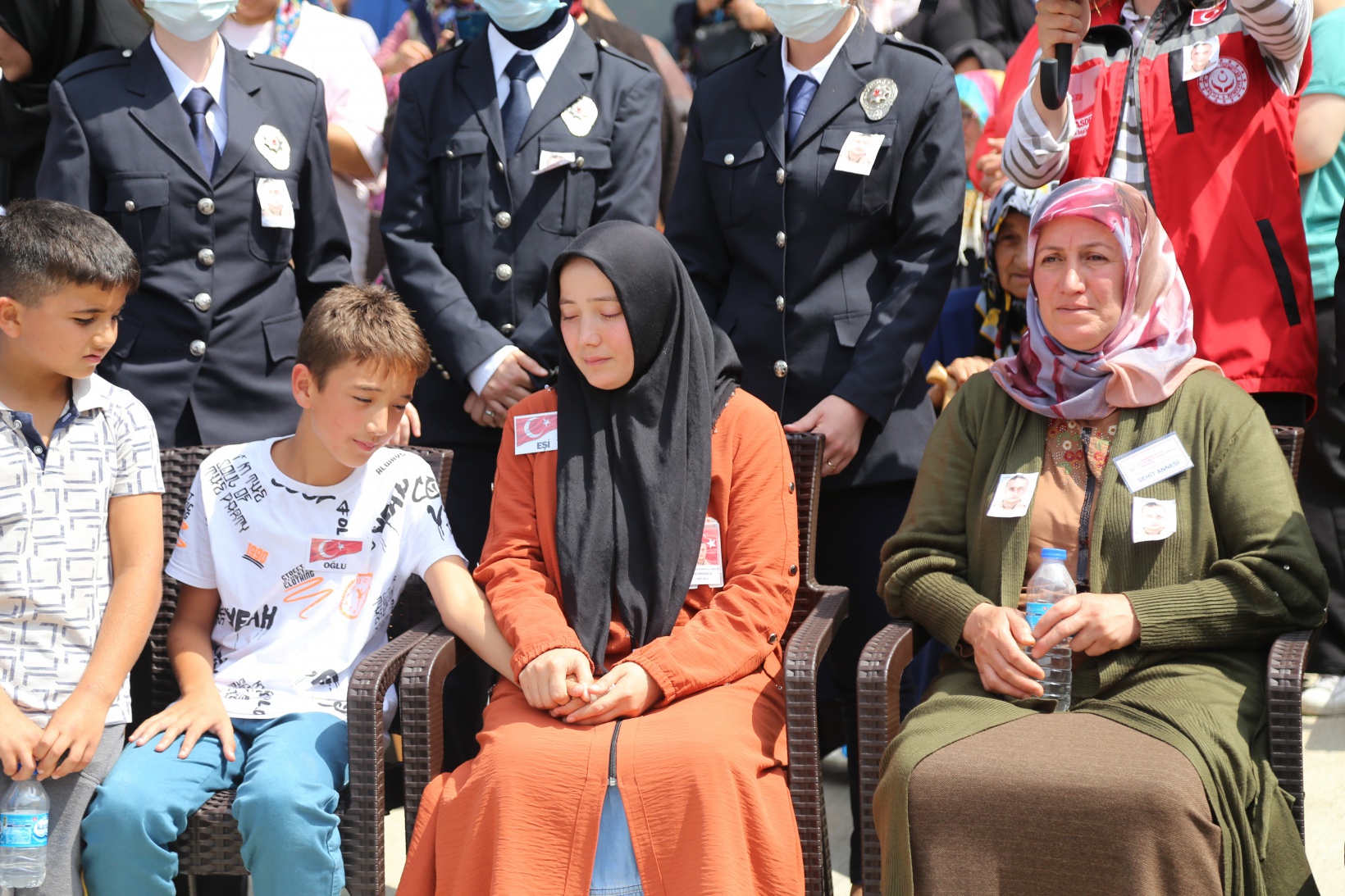 Şehit Bekçi Oltan Koca son yolculuğuna uğurlandı 9