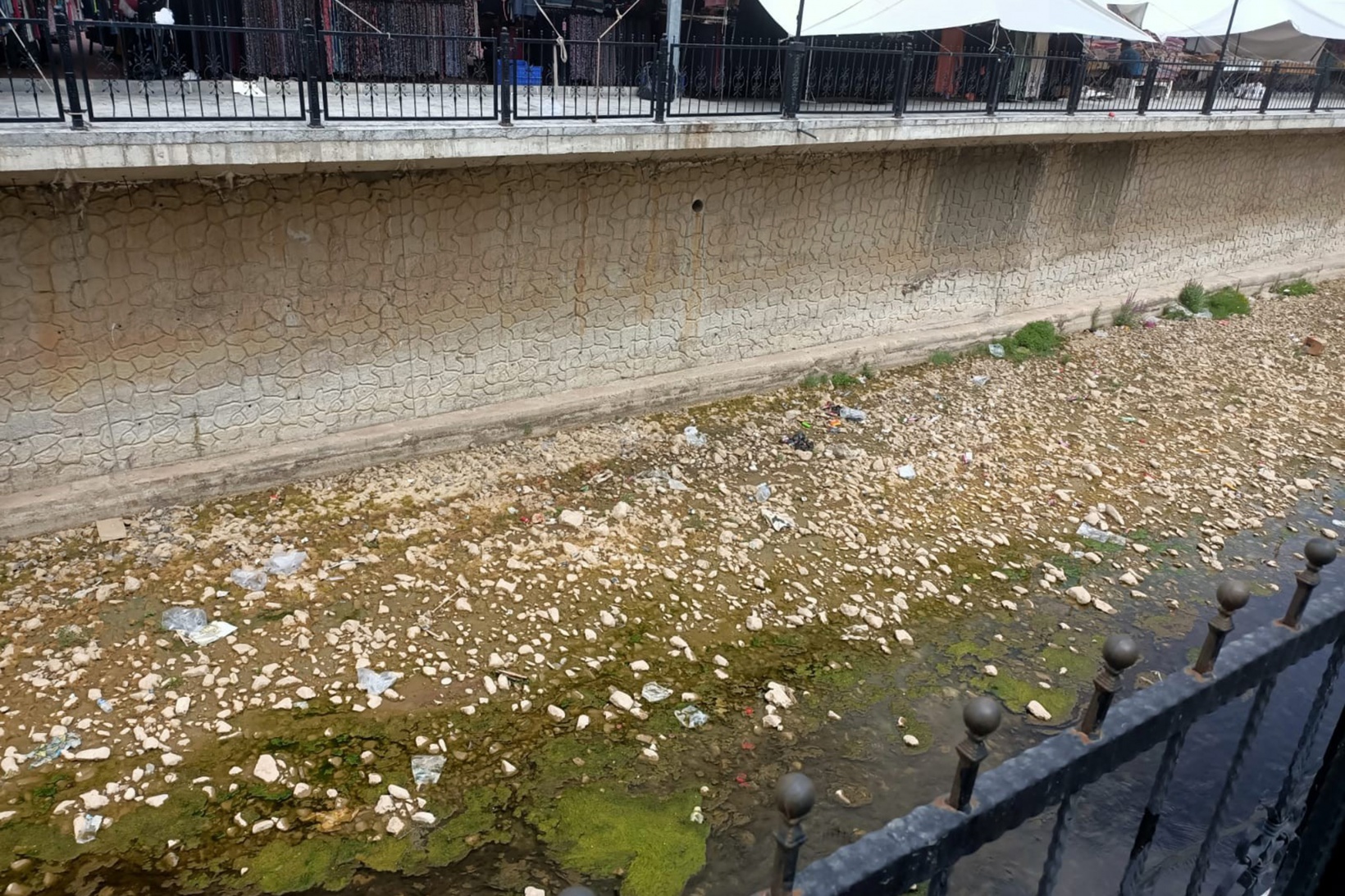 Suları çekilince Harşit Çayı çöplüğe döndü 4