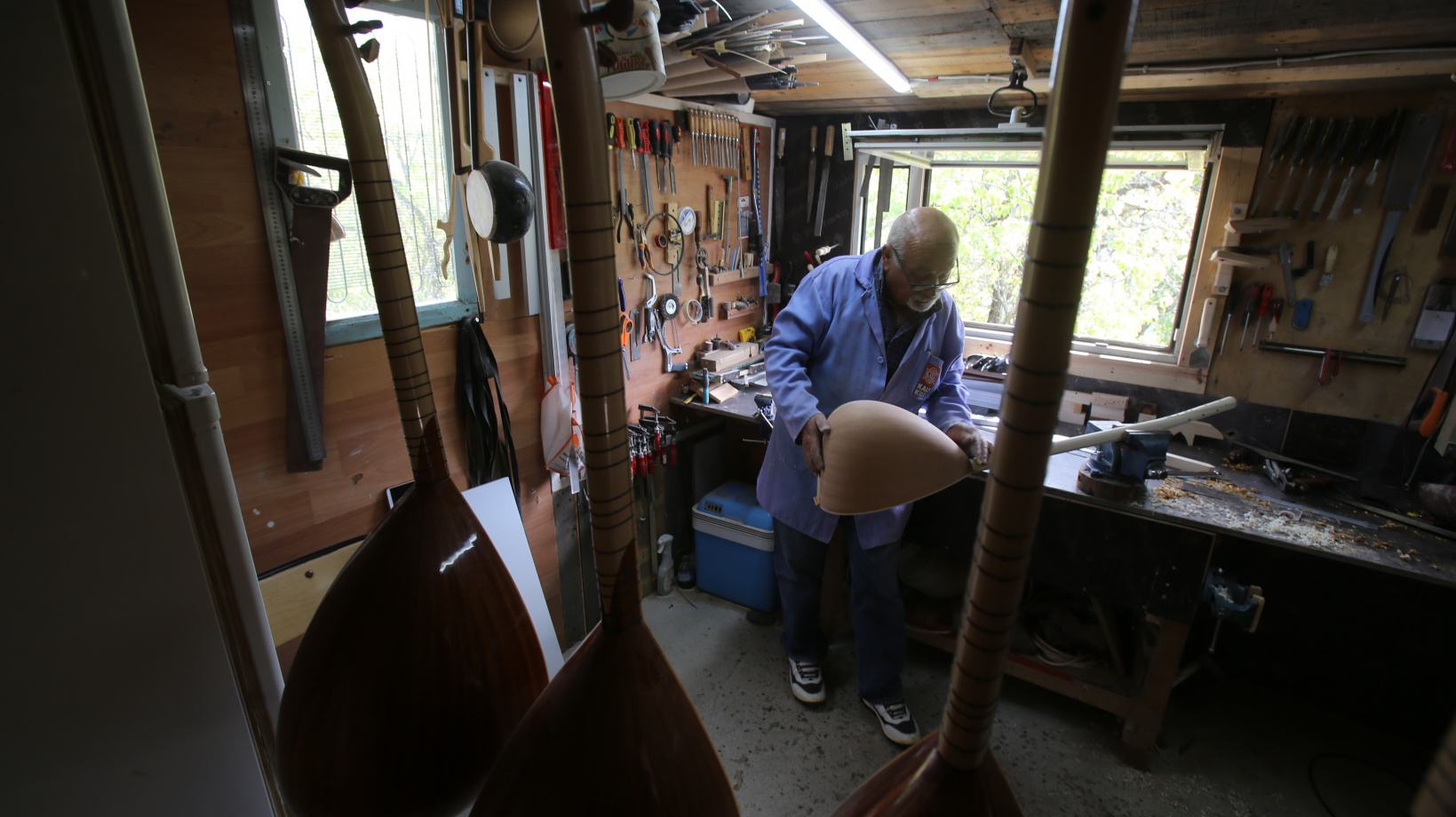 Bağlama çalmayı öğrenmeden bağlama yapmayı öğrendi 2