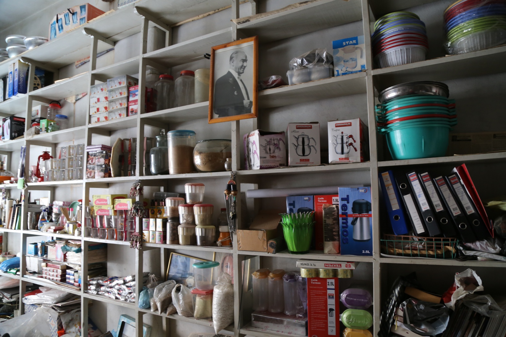 Bu dükkana gelenler hiçbir şey alamadan dönüyor 6