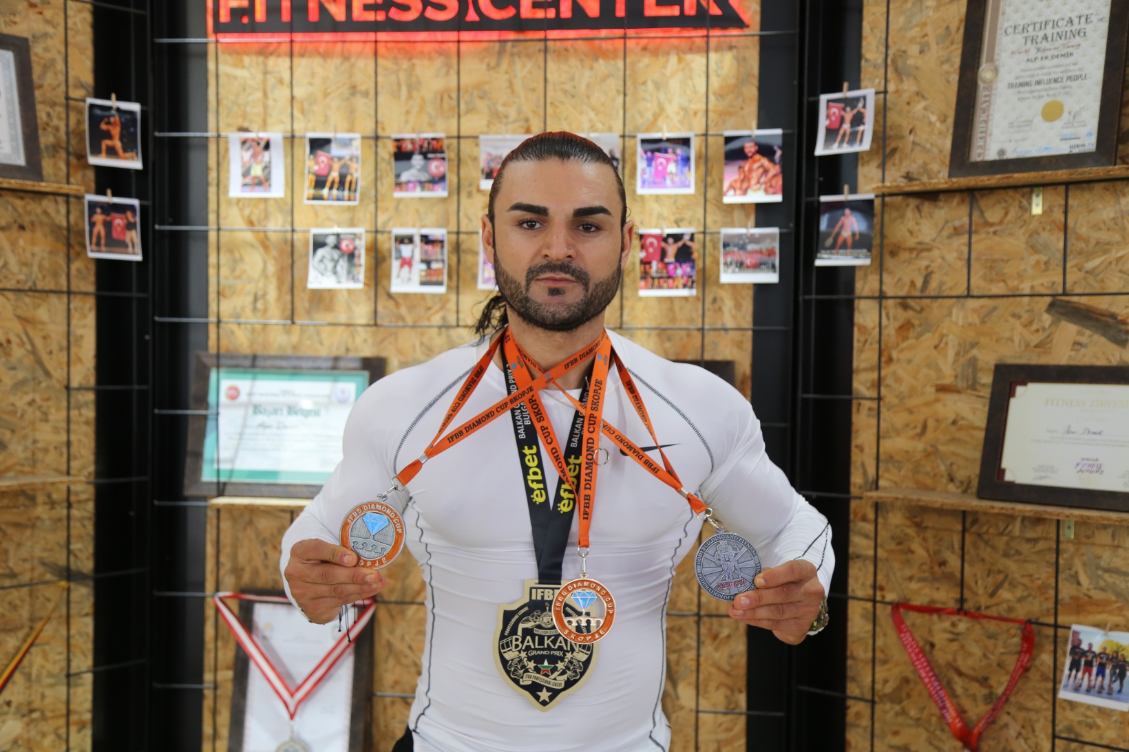 Dünya şampiyonu, çocuklara umut olmak için memleketine döndü 6