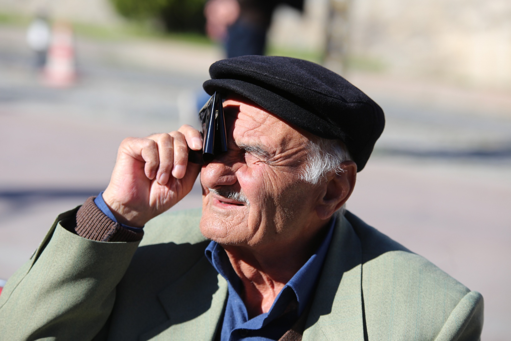 Gümüşhane’de vatandaşlar güneş tutulmasını merakla izledi  3