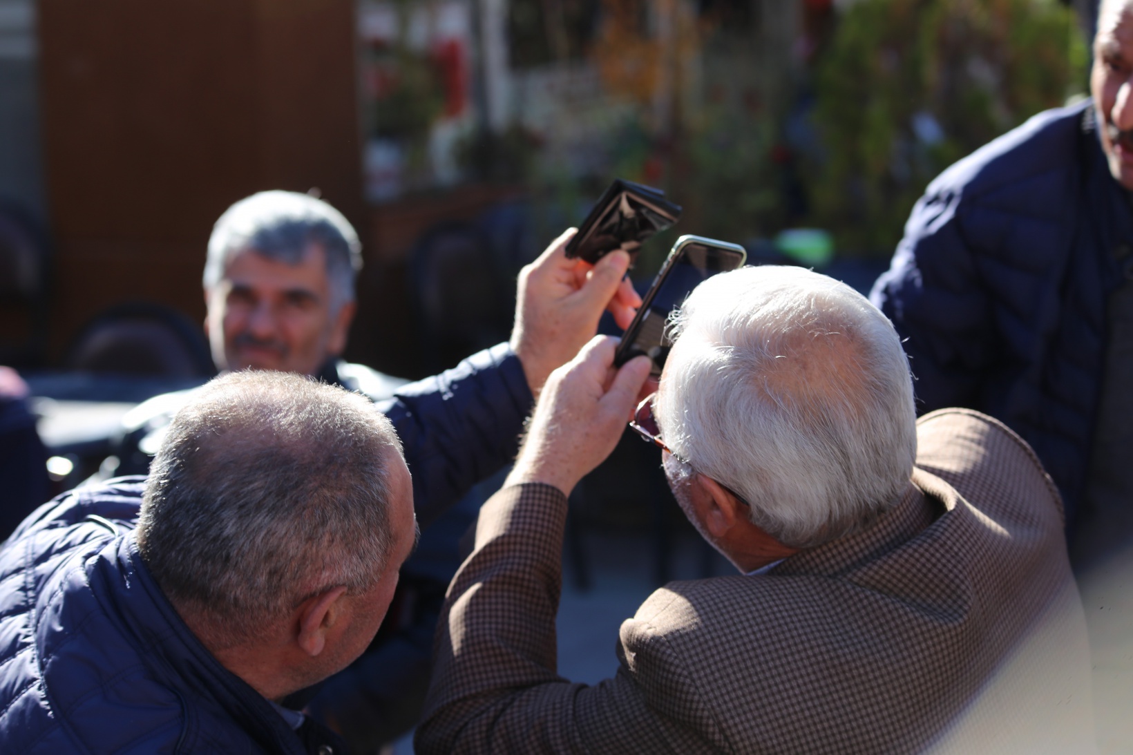 Gümüşhane’de vatandaşlar güneş tutulmasını merakla izledi  6